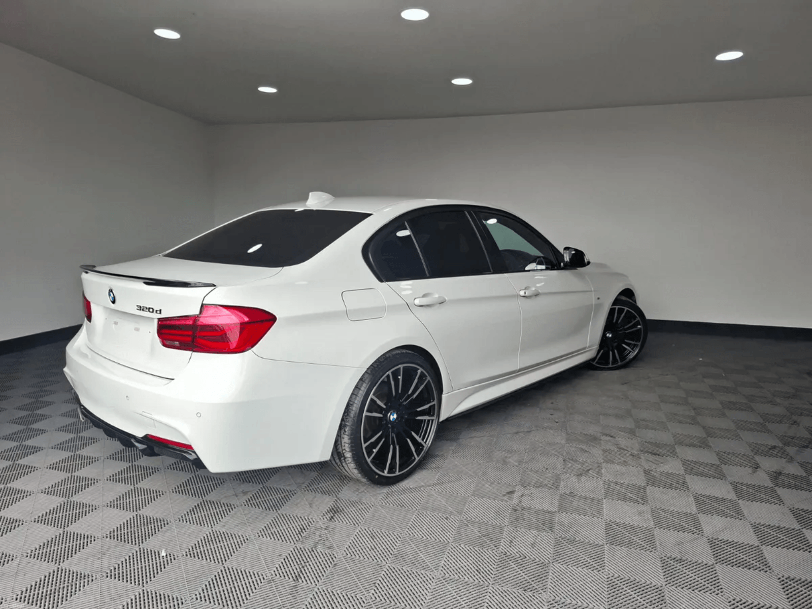 2016 BMW 320d M Sport Manual