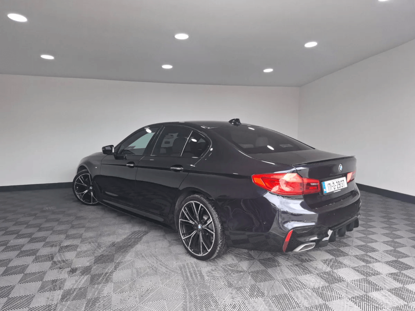 2017 BMW 520d M Sport Automatic (G30)