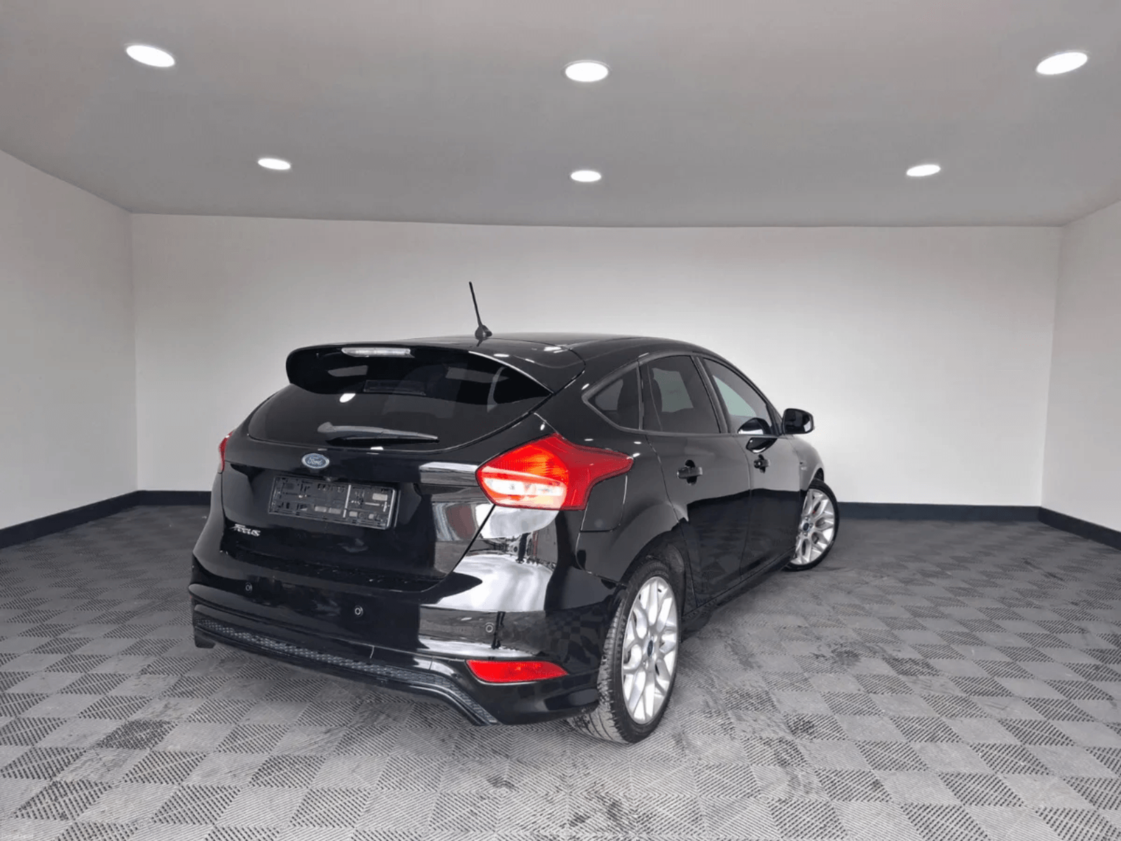 2017 Ford Focus ST-Line